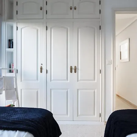 New Charming By The With Swimming Pool, Parking & Tennis Court Apartment