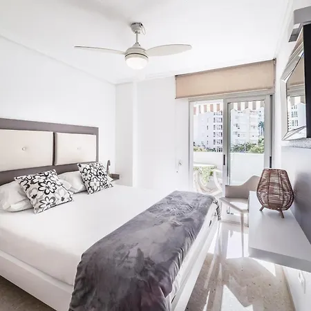Apartment New Charming By The With Swimming Pool, Parking & Tennis Court *