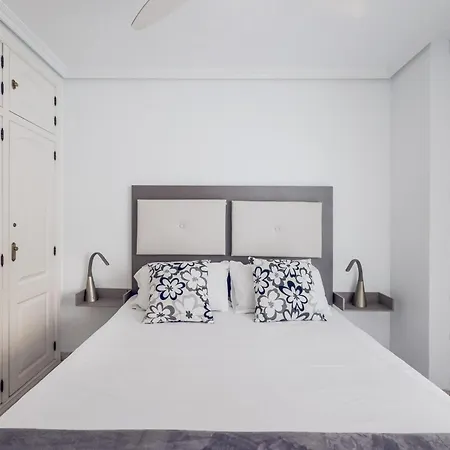 Apartment New Charming By The With Swimming Pool, Parking & Tennis Court