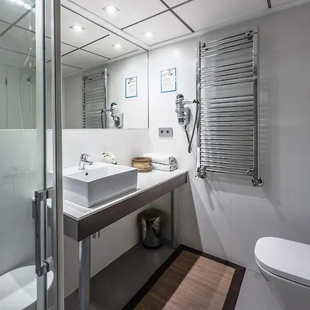 New Charming By The With Swimming Pool, Parking & Tennis Court Apartment Alicante