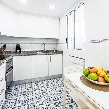 New Charming By The With Swimming Pool, Parking & Tennis Court Apartment *